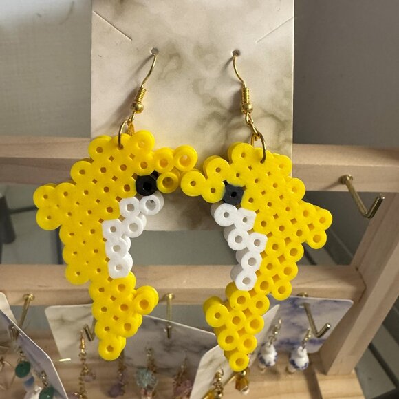 Dolphin yellow perler beads earrings - Picture 1 of 3